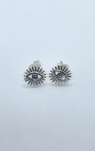 Load image into Gallery viewer, Karak Vergina Star Studded Earrings