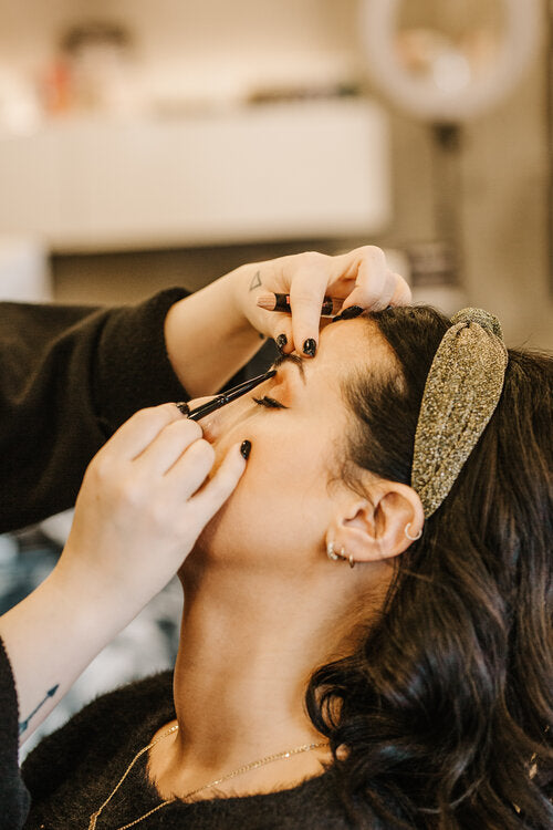 How To Clean Up Your Eyebrows At Home