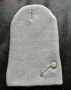 Long Hat With Glam Pin