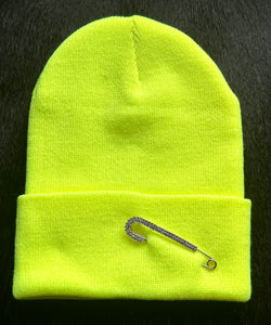 Short Hat With Glam Pin